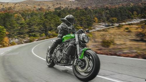 试驾国产摩托车的视频,速度与激情的完美融合